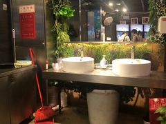 -龙巢盱眙龙虾·牛蛙·烧烤宵夜(八卦岭店)