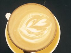 拿铁-UNI UNI(环亚凯瑟琳店)