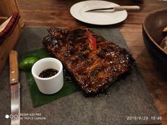BBQ猪肋排-Naughty Nuri’s Phuket
