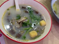 -小杨生煎(金山百联购物中心3楼店)