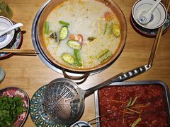 -洱火云南酸菜牛肉火锅(石景山当代商城店)