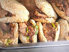 烧饼夹肉-护国寺小吃(新街口店)