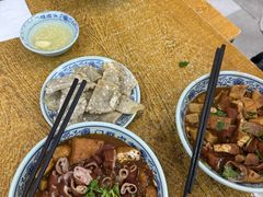 老北京炸灌肠-门框胡同百年卤煮(新街口店)