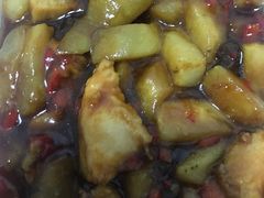 广式咸鱼鸡粒茄子煲-宏状元现熬粥·京味菜(三里河店)