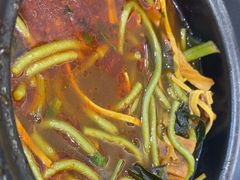 绿野仙踪菠菜土豆粉-姐弟俩土豆粉(西安小寨店)
