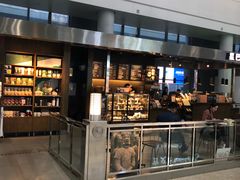 门面-星巴克(西安机场1店T3到达店)