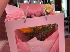 -何兮花店·气球派对鲜花店(马桥银春路万科城店)