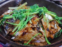 石锅鱼头-庆丰农庄·团建·农家菜(大浪店)