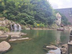 -安吉龙王山峡谷漂流