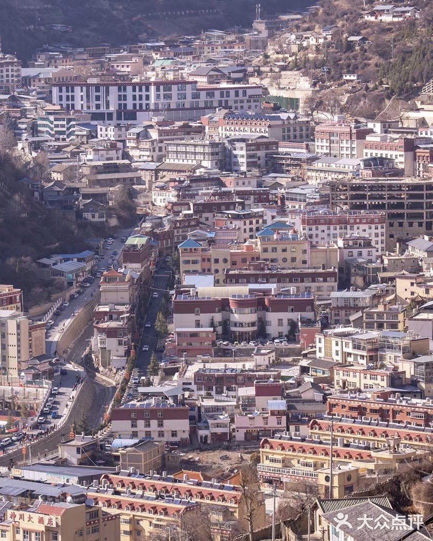 世界的香格里拉，青藏高原横断山区腹地，三江并流所在地。