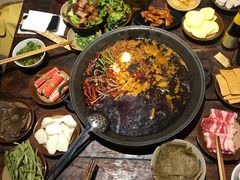 -四小区火锅·巷子里的重庆火锅(花照壁店)
