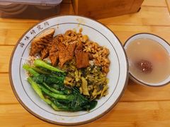 -狮头牌卤味研究所·卤味饭(花城汇南区店)