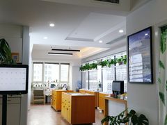 -视野联行眼镜•蔡司•依视路(温江店)