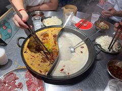 -鹿鸣山草本茶香火锅(园西路店)