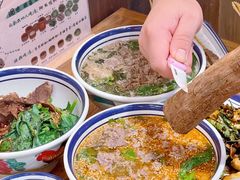 -云阿蛮云南生烫牛肉米线(奉贤路店)