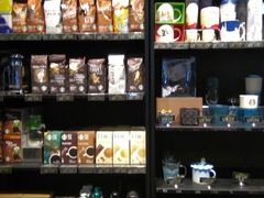 零售区-星巴克(上海虹桥新天地二店)