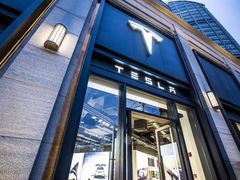 -TESLA 特斯拉(上海太古汇体验店)
