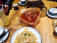 -老滇山寨•云南特色菜•地方菜•民族风情歌舞表演(金碧店)