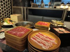 -牛YO寿喜烧·铁板烧和牛火锅自助(市府恒隆店)