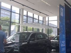 -上海宝信宝马4S店
