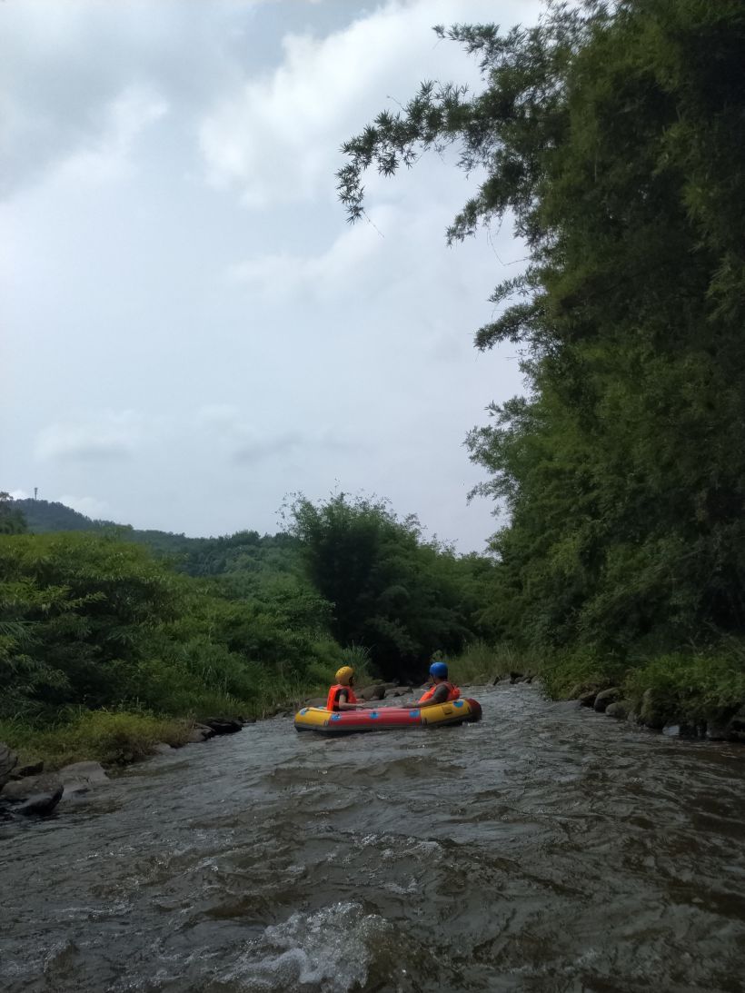重庆漂流好去处-龙浒峡