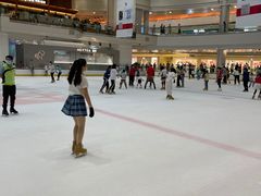 -冰纷万象滑冰场(深圳万象城店)