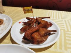 招牌烤乳鸽-石岐佬中山菜馆(张溪店)