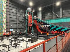 -极限PLAY运动娱乐新世界·团建派对表演休闲馆·室内高空游乐园