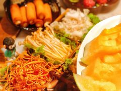 -尚尚仙·酸汤猪手·猪肚鸡火锅(华联万柳购物中心店)