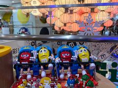 -m豆巧克力世界(上海世茂广场店)