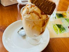 -Chom Cafe and Restaurant