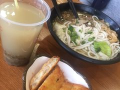 -鑫花溪牛肉米粉(文星广场店)