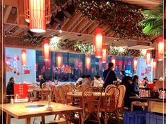 大堂-野山舂·贵州现舂酸汤火锅(鸿通城店)