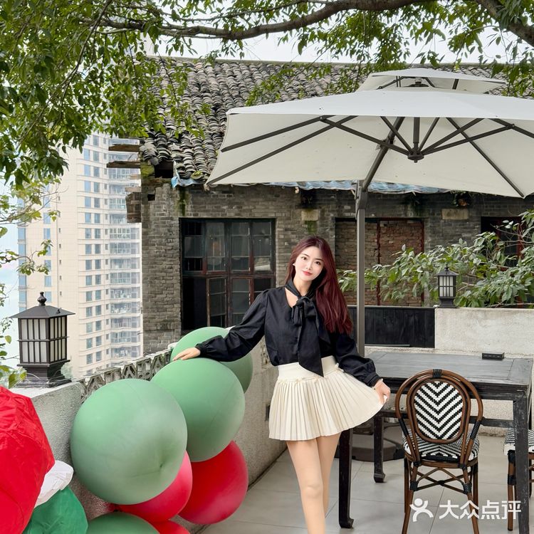 在重庆!真的不好找…但是环境好好啊!!!