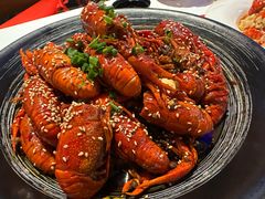-肥肥虾庄·金牌油焖大虾(汉街SKP店)