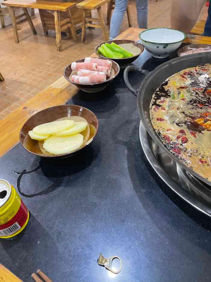 土碗老火锅-"在美团上抢购的 挺便宜的 979797 .