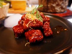 红酒泡沫牛仔粒-荟廷·晶萃(陆家嘴尚悦湾店)