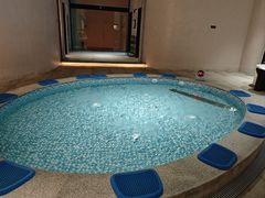 -涨巢·潮玩水疗局