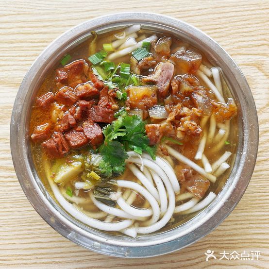 安云董记牛肉粉(安云路店)