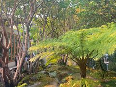 -Chom Cafe and Restaurant