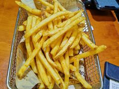 -BHC炸鸡(明洞总店)