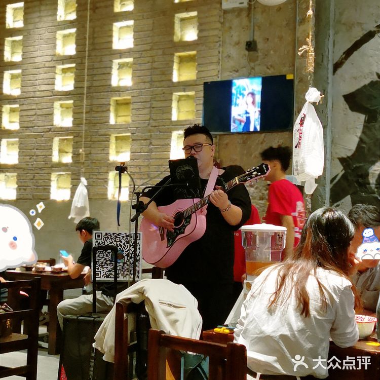 破店❄️新晋排队王，超好吃的东北烧烤还有歌手驻唱嗨爆全场！