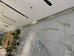 -罗亚帝造型·烫发染发