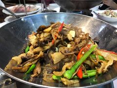 干锅茶树菇-天怡·鱼工厂(临江店)