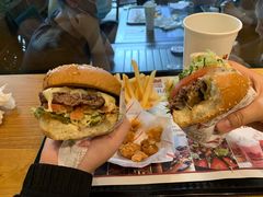 -The Habit Burger Grill 哈比特汉堡(爱琴海店)