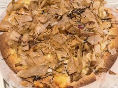 Osaka烤章鱼脚鲜虾芝士脆薄饼披萨-娜娜家•Nana's restaurant (南开大悦城店)