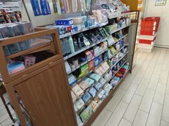 -全家便利店(莲花池东路店)