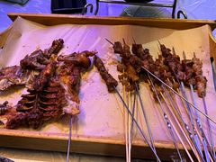 -夜火烤摊·东北烧烤酒场·老杨小黄鱼