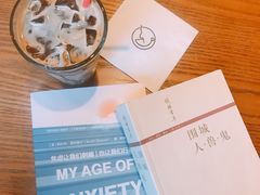 -新华里咖啡书吧(新华书店小寨店)