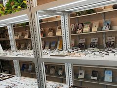 -无奔眼镜·蔡司·依视路授权店(马家堡店)